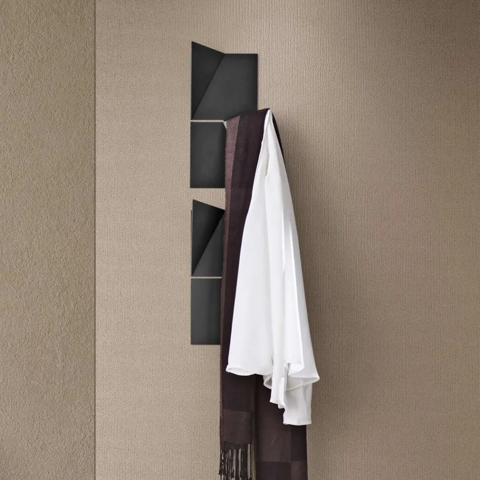 Alisea Dreifarbige Metall-Wandgarderobe mit schrägem Detail Viadurini