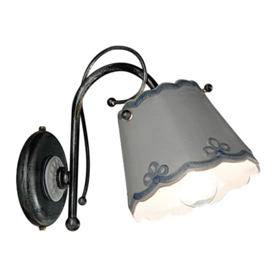 Wandleuchte aus Eisen und Keramik mit handgemaltem Stickereieffekt - Ravenna Viadurini