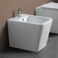 Freistehendes Bidet mit einem Hahnloch aus weißer Keramik in elegantem, modernem Design – Giunco