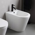 Salice Standbidet mit einem Hahnloch aus weißer Keramik in elegantem, modernem Design