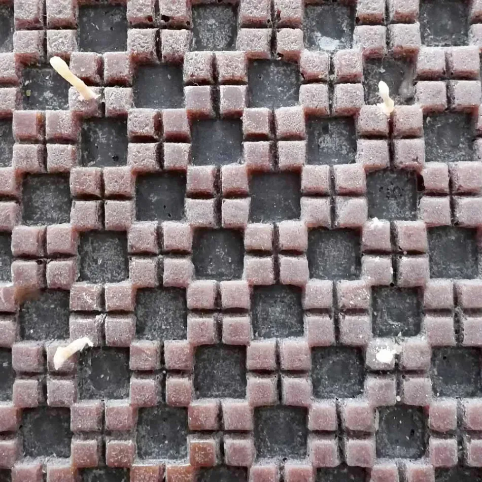 Zimt-Duftwachskerze mit 4 Dochten, hergestellt in Italien – Yuma Viadurini