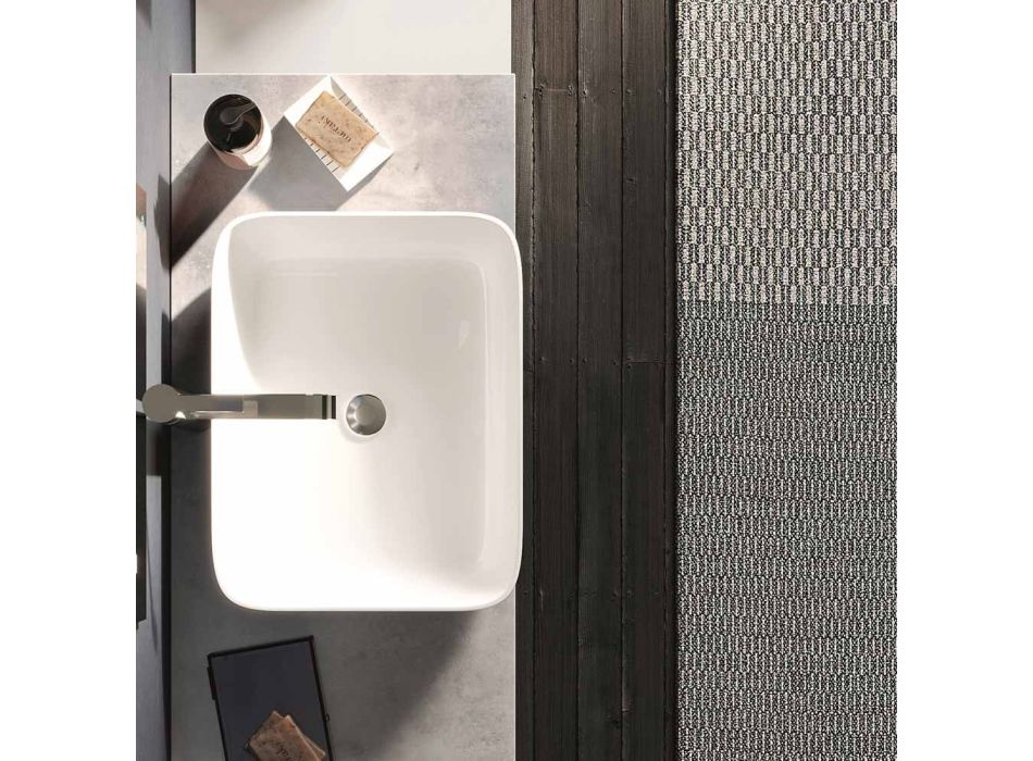 Badezimmerkomposition in Betonfarbe und Mattweiß mit Waschbecken, Spiegel und Sockel – Palom Viadurini