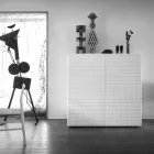 Design Anrichte mit 2 Türen weiß, schwarz oder gold Muster Flora Viadurini