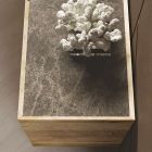 Sideboard aus Holz mit 3 Türen mit Sockel aus gehärtetem Kristall Made in Italy - Soraya Viadurini