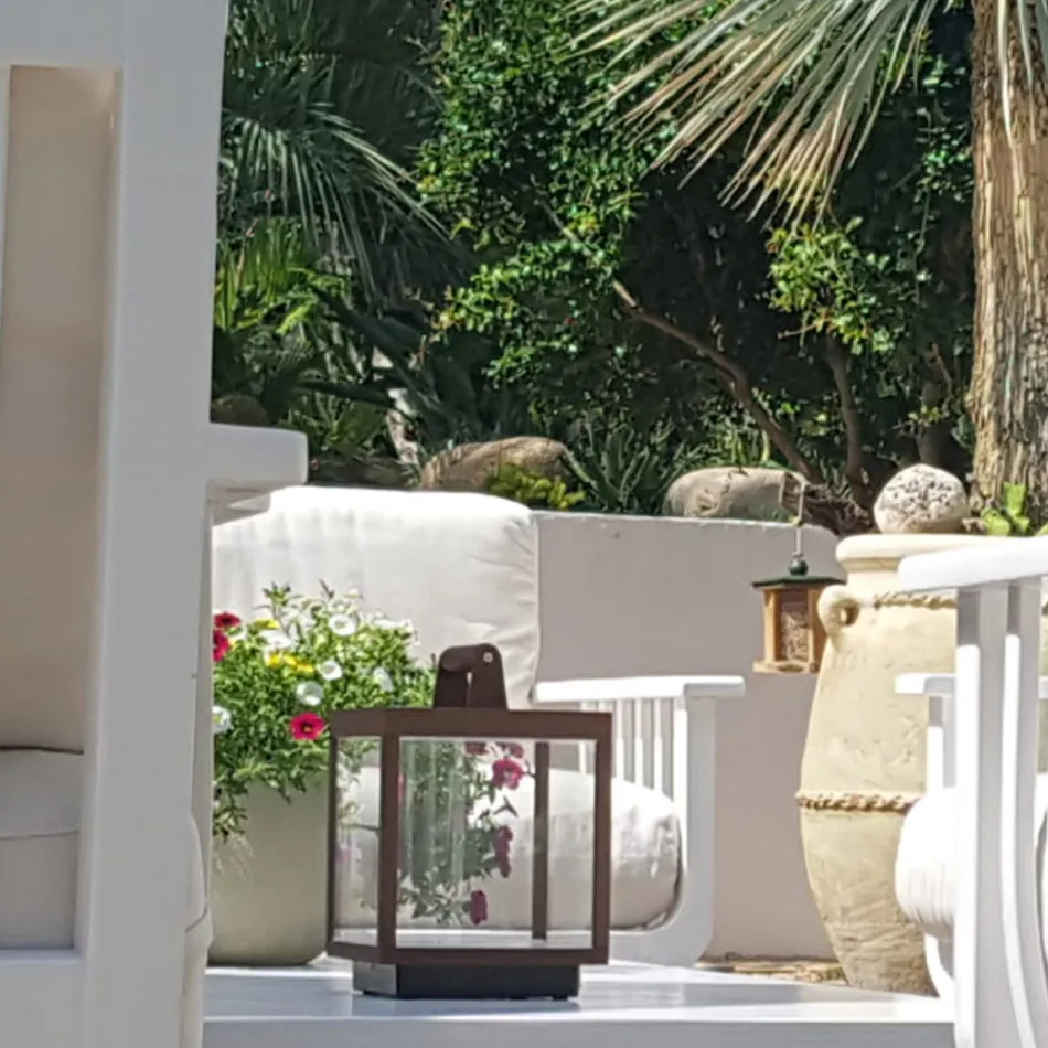 Dekorativer LED-Außenstrahler aus weißem Aluminium oder Corten - Bettina Viadurini