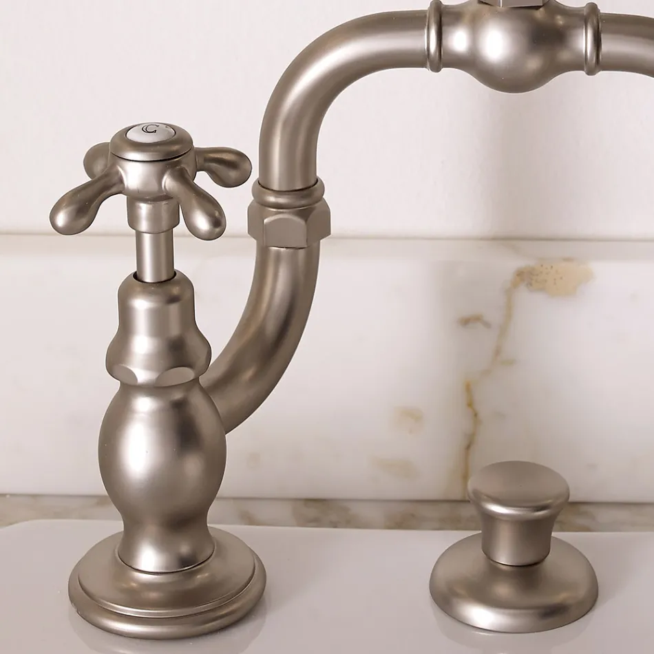 Vintage-Mischergruppe für Brückenwaschbecken aus Messing, hergestellt in Italien – Klarisa Viadurini