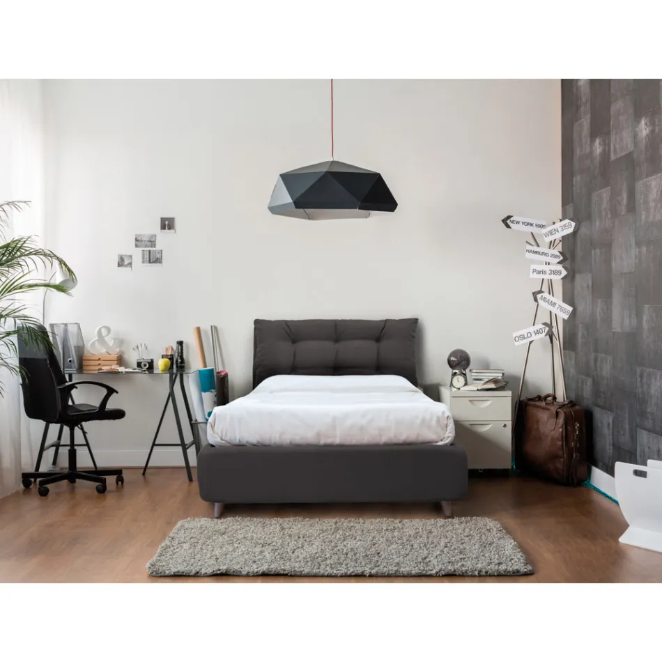 Großes Bett mit gepolstertem Kopfteil und gepolsterten Füßen, hergestellt in Italien – Aaron Viadurini