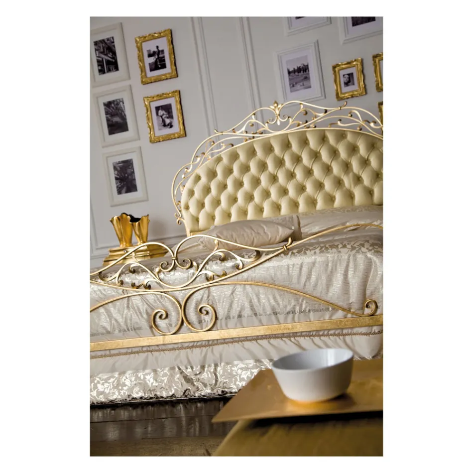 Doppelbett mit Matratze, Kissen und 2 Nachttischen Made in Italy – Laki Viadurini