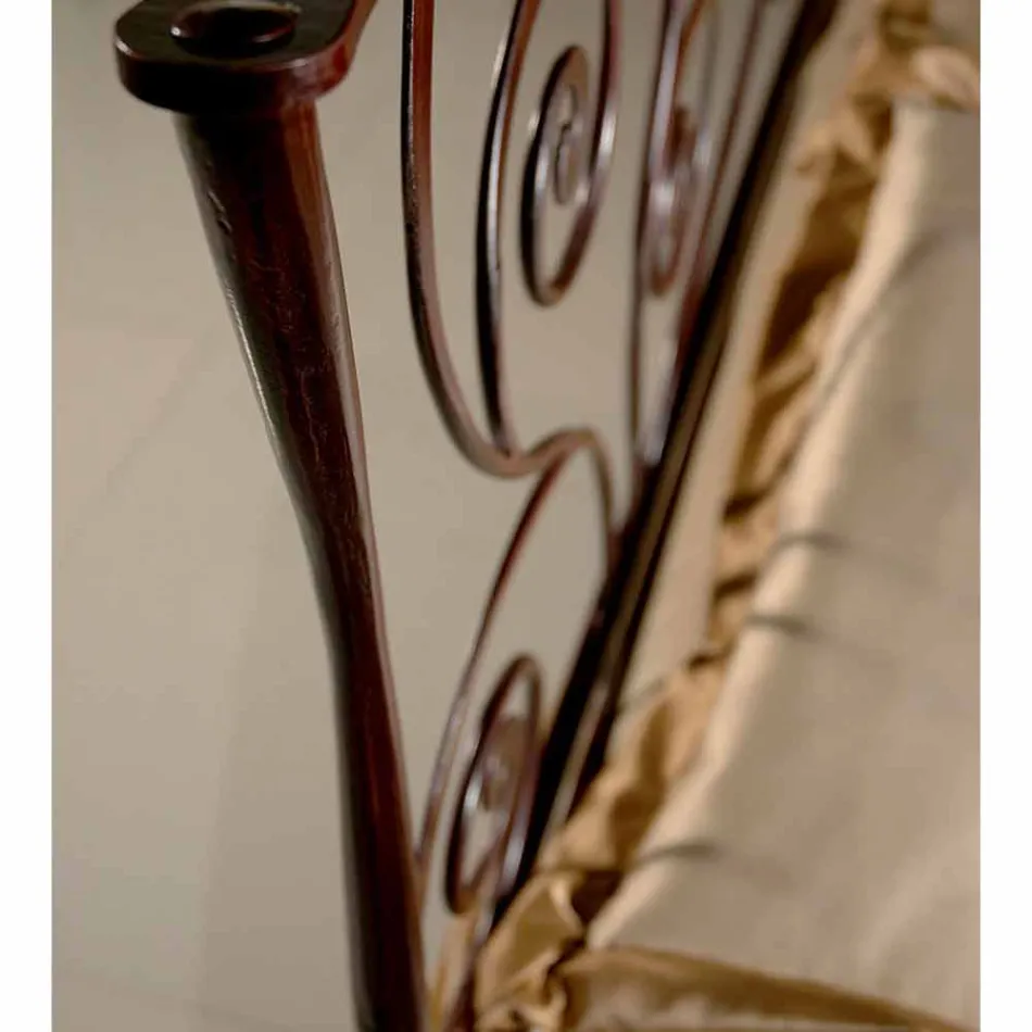 Ein Bett und einen halben Quadratmeter Schmiedeeisen Ares Viadurini