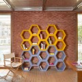 Farbiges Wand-Bücherregal mit Zellen Slide Hexa, hergestellt in Italien