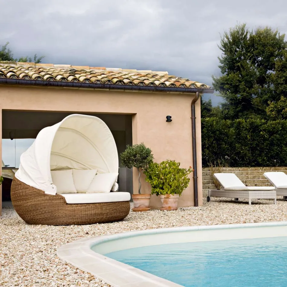 Garten-Sonnenliege mit Polyrattan-Baldachin - Colin Viadurini