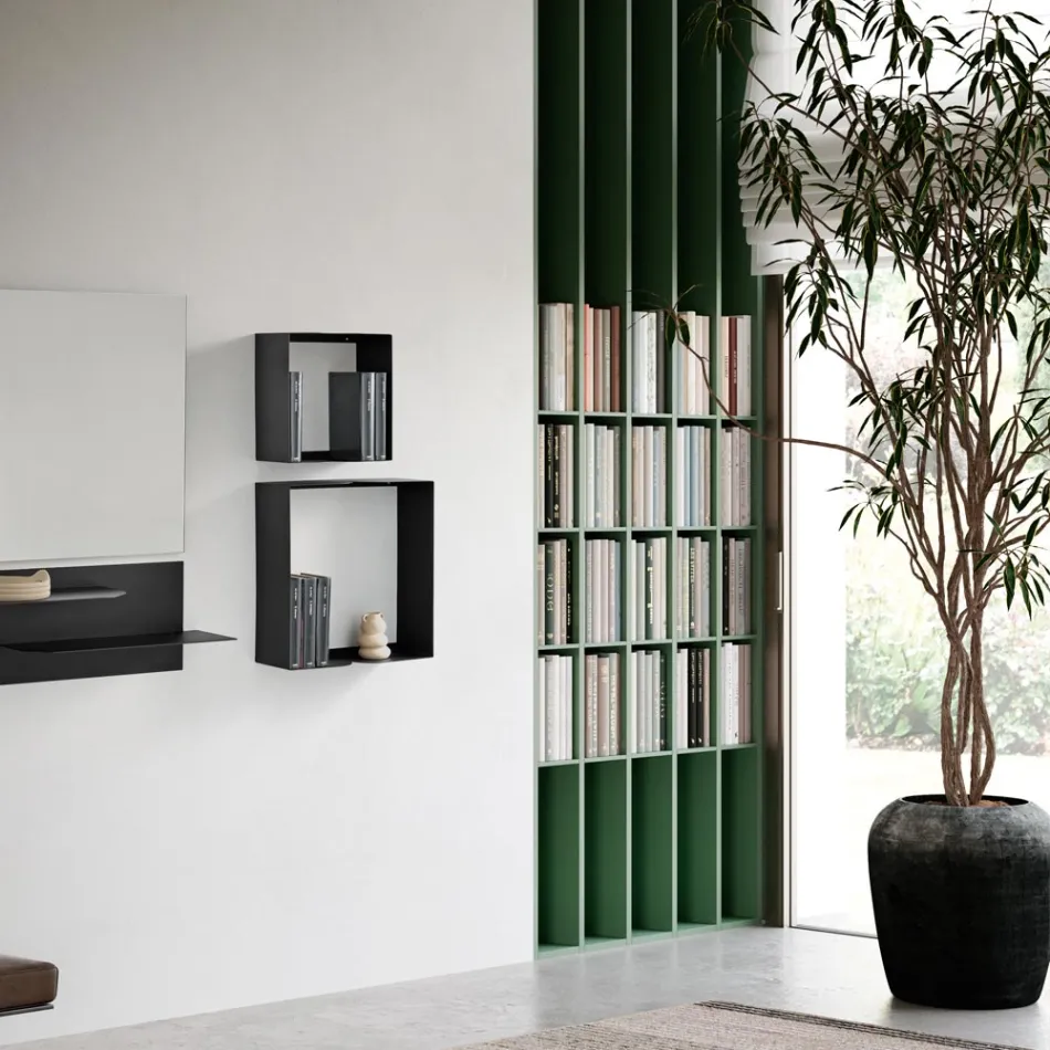 Metallregal in zwei Größen und drei Farben mit geschwungenen Details - Thalia Viadurini