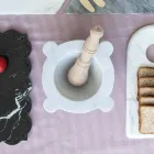 Mörser aus weißem Carrara-Marmor mit Holzstößel Made in Italy - Winda Viadurini