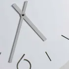 Weiße Wanduhr im klassischen Design aus rundem Holz - Septimius Viadurini