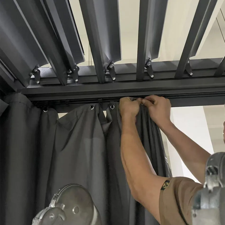 Pegola 3x4 m aus anthrazit lackiertem Aluminium mit Kurbel - Levante Viadurini