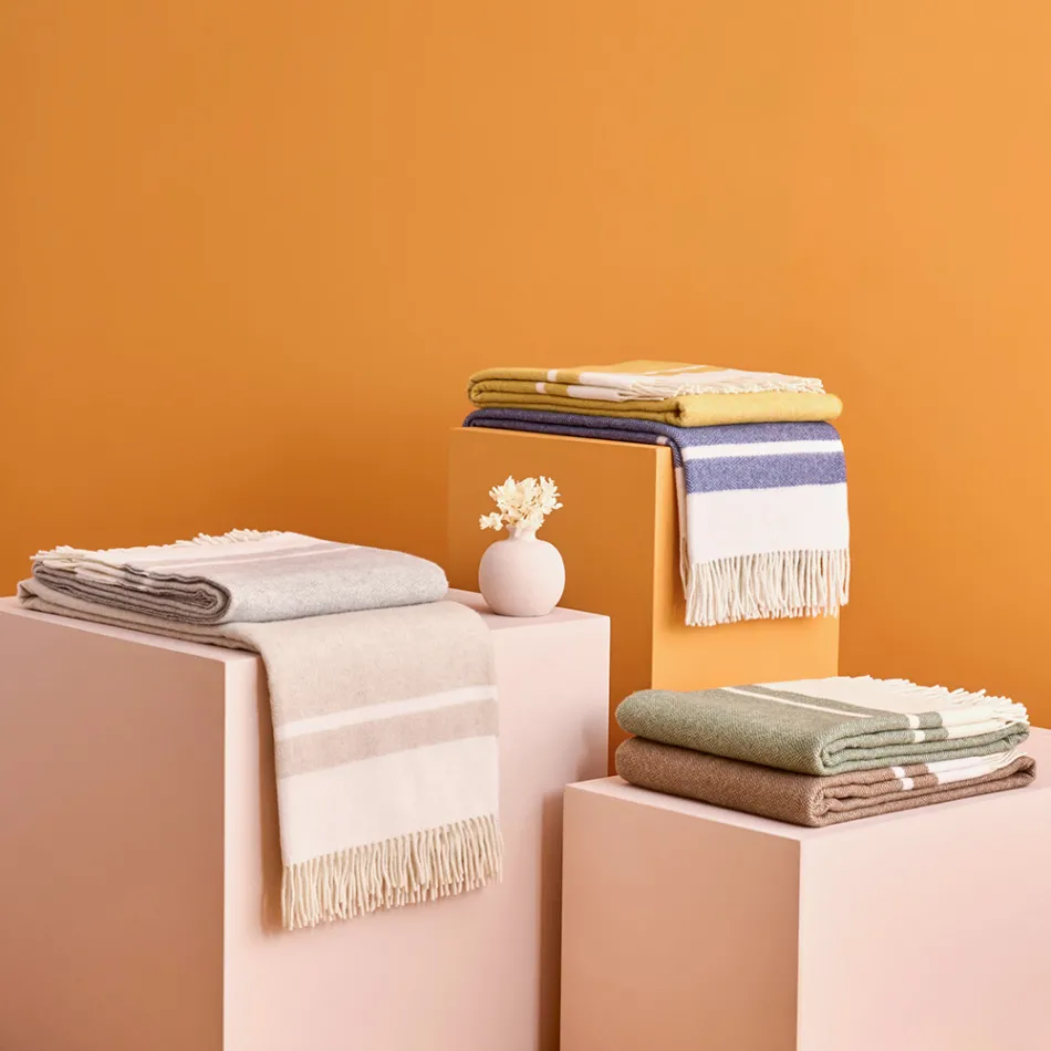 Ultraweiches und flauschiges Plaid aus Wollmischung, hergestellt in Italien – Caldoso Viadurini