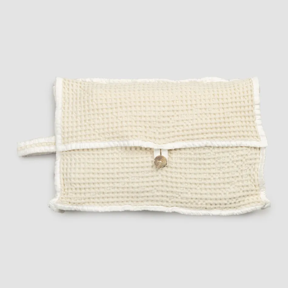 Naturweiße Waben-Baumwoll-Clutch mit Perlmuttknopf – Anteha Viadurini