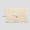 Natürliche weiße Waben-Baumwoll-Clutch-Tasche mit Perlmuttknopf - Anteha