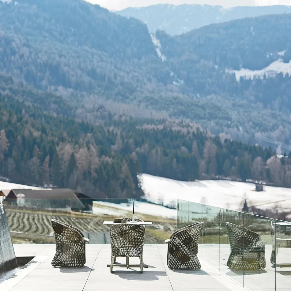 Gartensessel aus farbig geflochtener Kunstfaser - Maat von Varaschin Viadurini