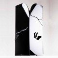 Schwarzer Plexiglas-Schirmständer mit 3D-Gravuren und Dekorationen, modernes Design - Farfo