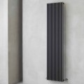 Vertikaler hydraulischer Kühler aus farbigem Stahl bis 1515 Watt - Kondor