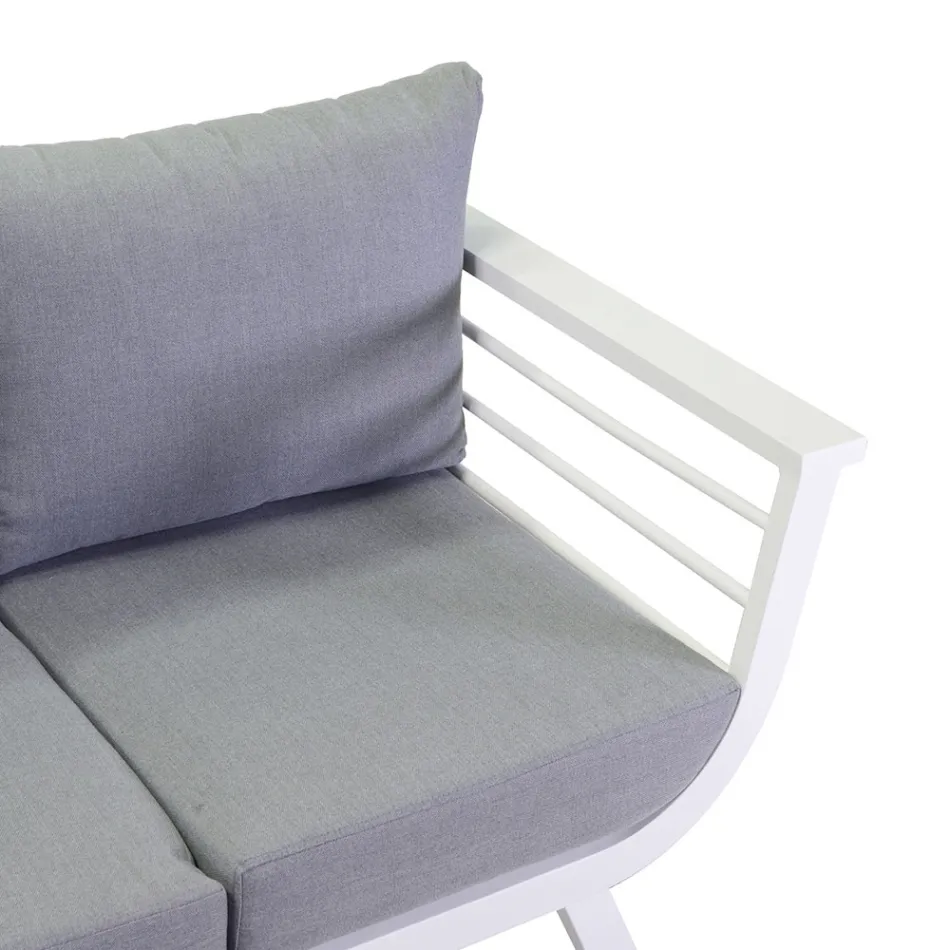 Wohnzimmer im Freien, bestehend aus 1 3-Sitzer-Sofa, 2 Sesseln und 1 Couchtisch - Righello Viadurini