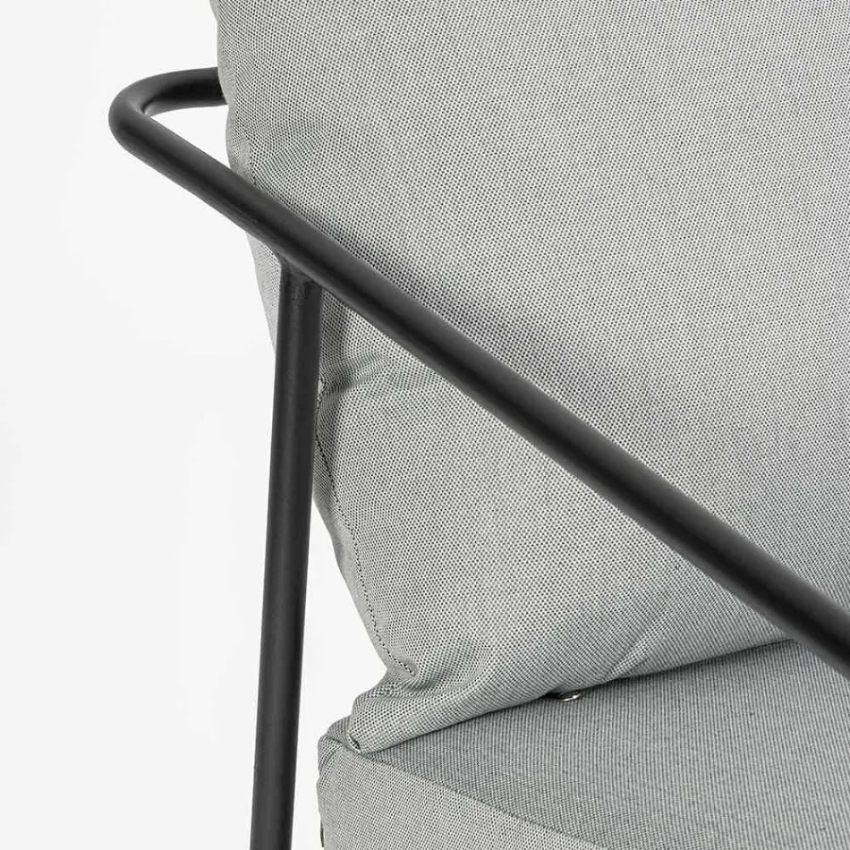 Wohnzimmer im Freien mit 1 Sofa, 2 Sesseln und 2 Stahltischen - Prefer Viadurini