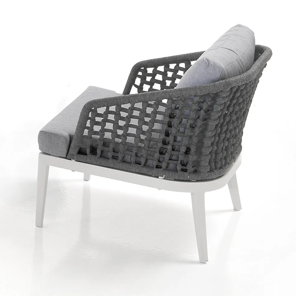 Wohnzimmer im Innen- und Außenbereich mit 2 Sesseln, 1 Sofa und 1 Couchtisch – Sortir Viadurini