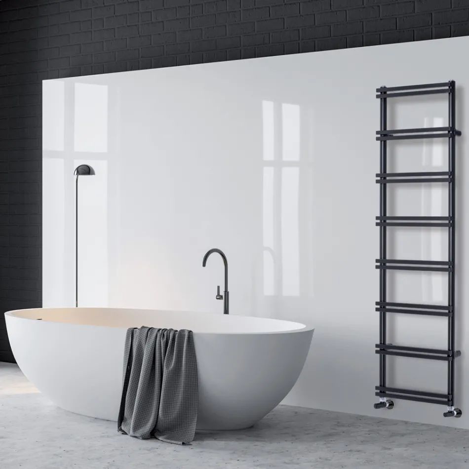 Gemischter Handtuchwärmer mit vertikalen Verteilern, hergestellt in Italien – Ingwer Viadurini