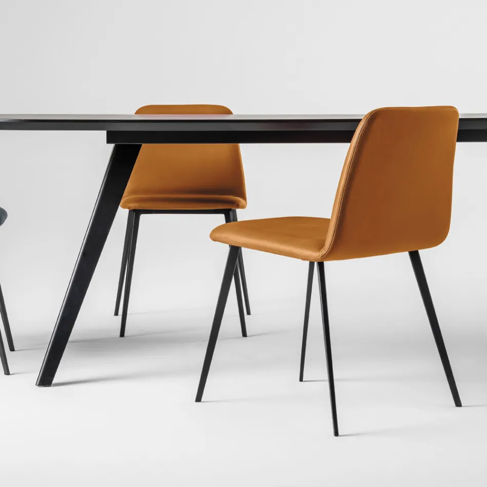 Luxuriöser Lederstuhl mit Metallbeinen, hergestellt in Italien, 2 Stück – Molde Viadurini