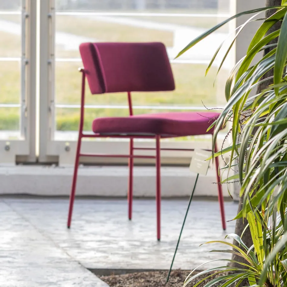 Luxuriöser Stoffstuhl mit Metallgestell, hergestellt in Italien, 2 Stück – Alaska Viadurini