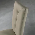 Holzstuhl und Kunstledersitz mit italienischen Designknöpfen - Mircea Viadurini