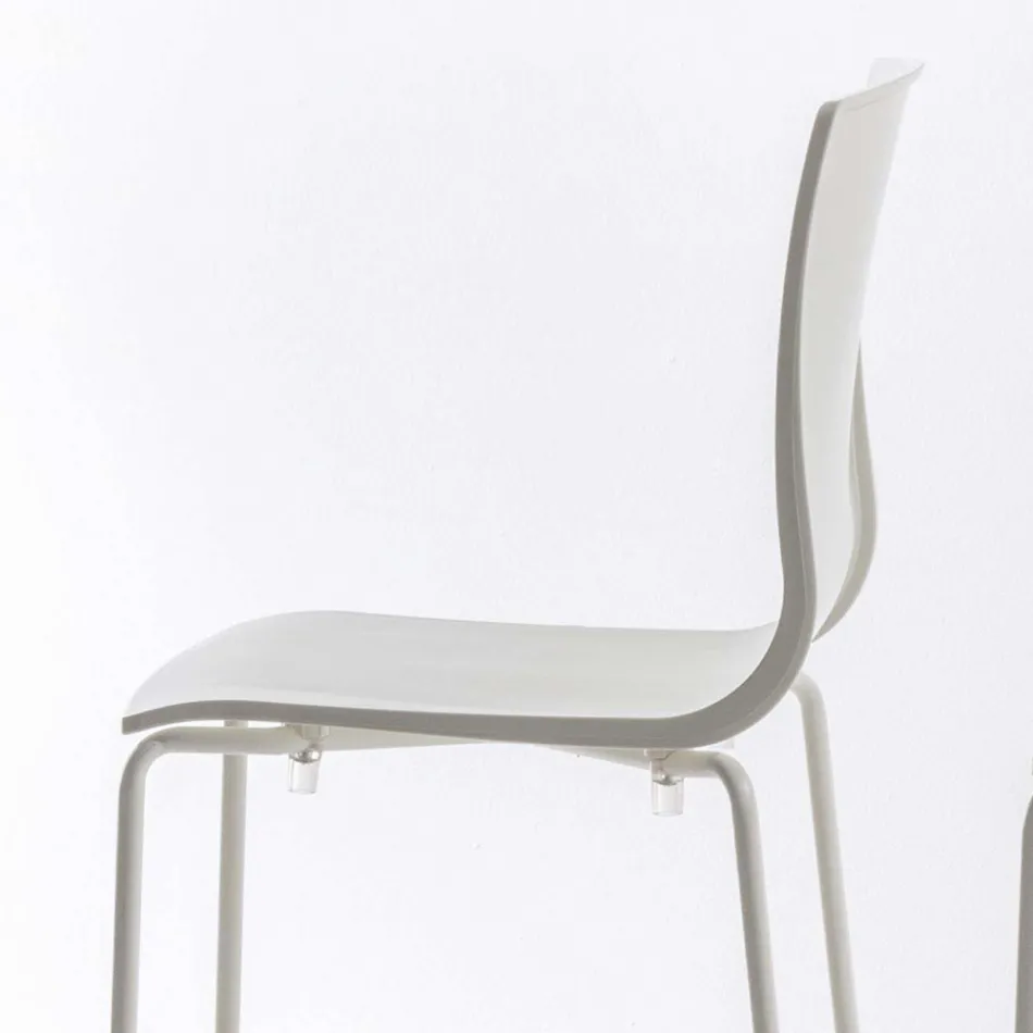 Hoch stapelbarer Polypropylen-Hocker mit Metallbasis, 2 Stück - Kiara Viadurini