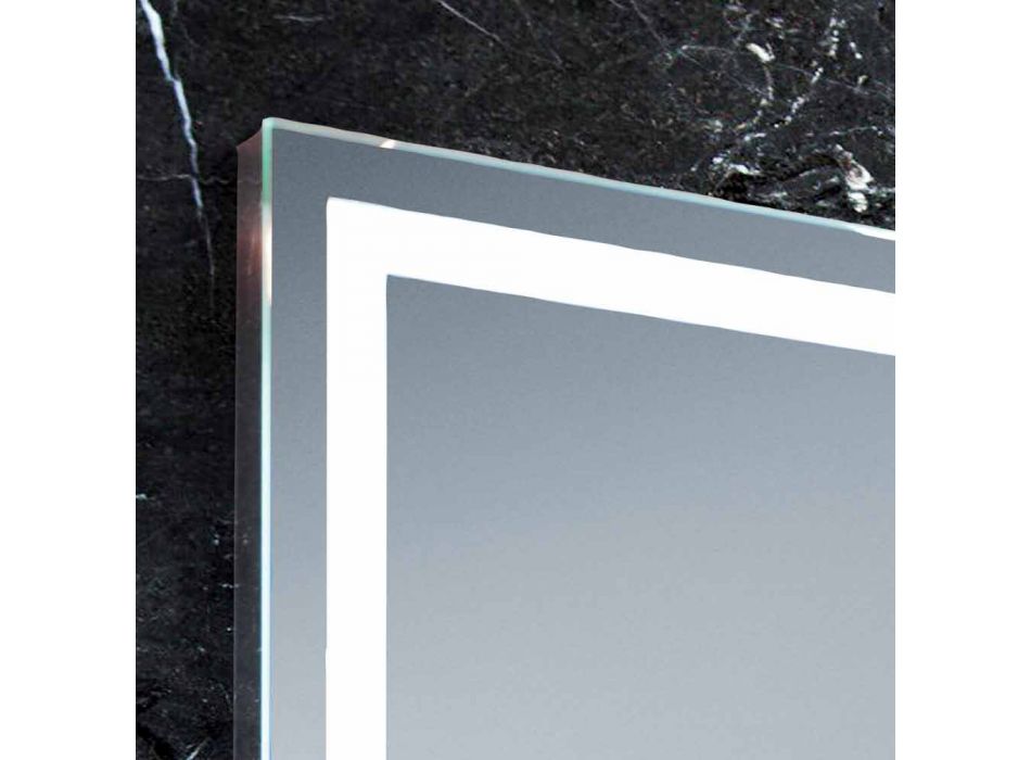 Badezimmerspiegel im modernen Design mit LED Paco Beleuchtung