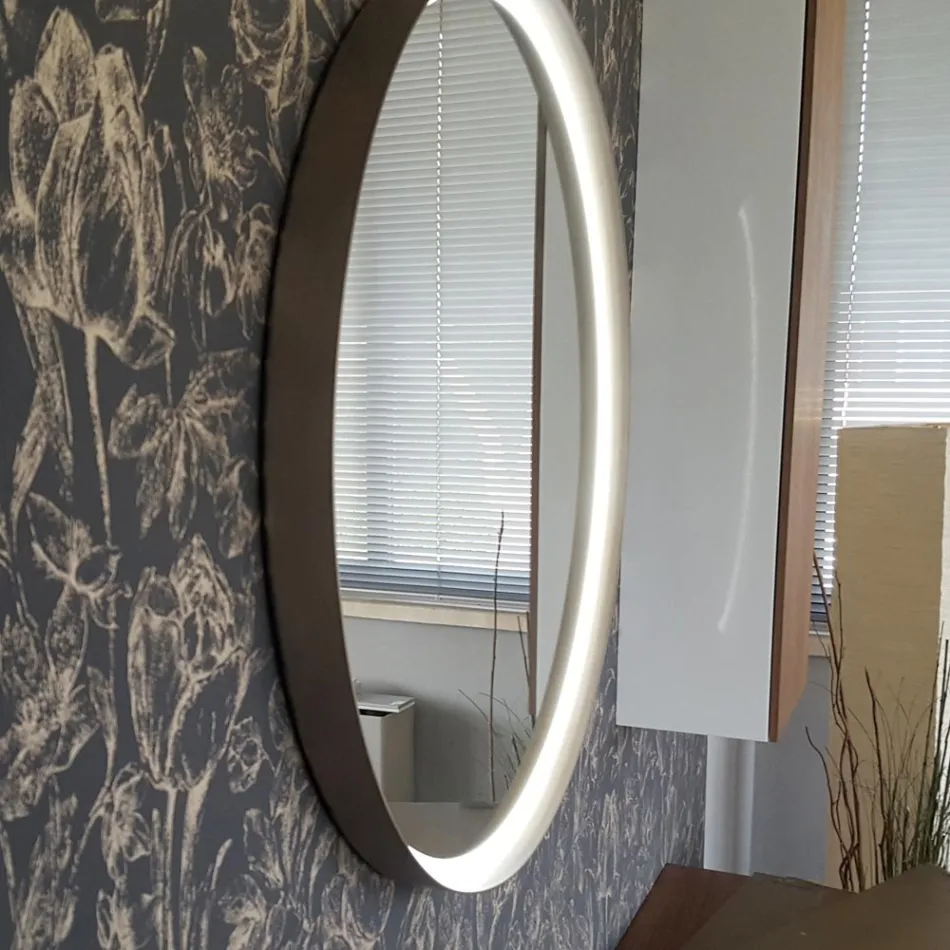 Runder Wandspiegel mit Metallrahmen in verschiedenen Farben und LED-Licht - Renga Viadurini