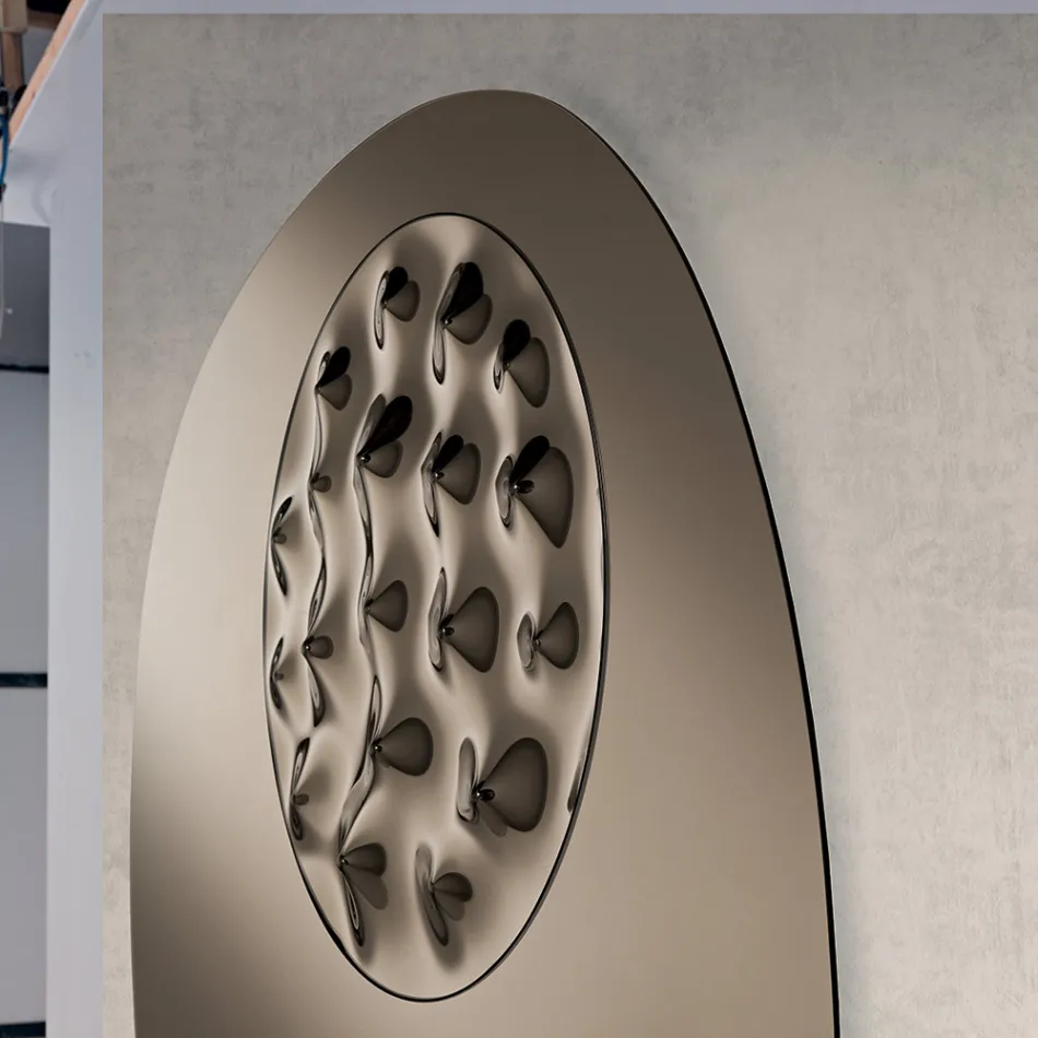 Geformter Spiegel mit gewelltem Glaseinsatz, hergestellt in Italien - Adalberta Viadurini