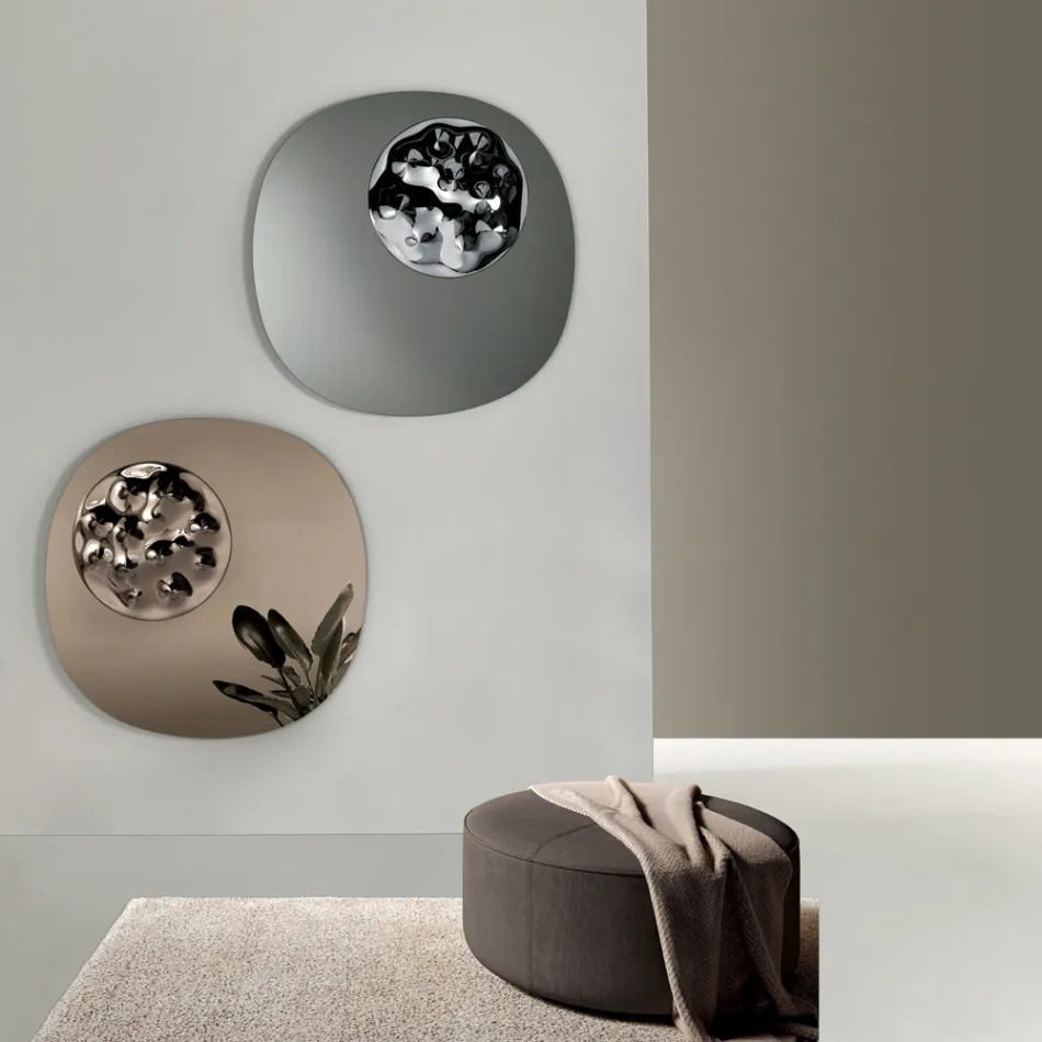 Geformter Spiegel mit gewelltem Glaseinsatz, hergestellt in Italien - Adalberta Viadurini