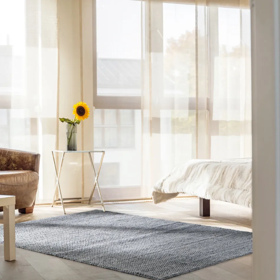 Moderner Wohnzimmerteppich aus handgewebtem Polyester und Baumwolle – Soledad Viadurini