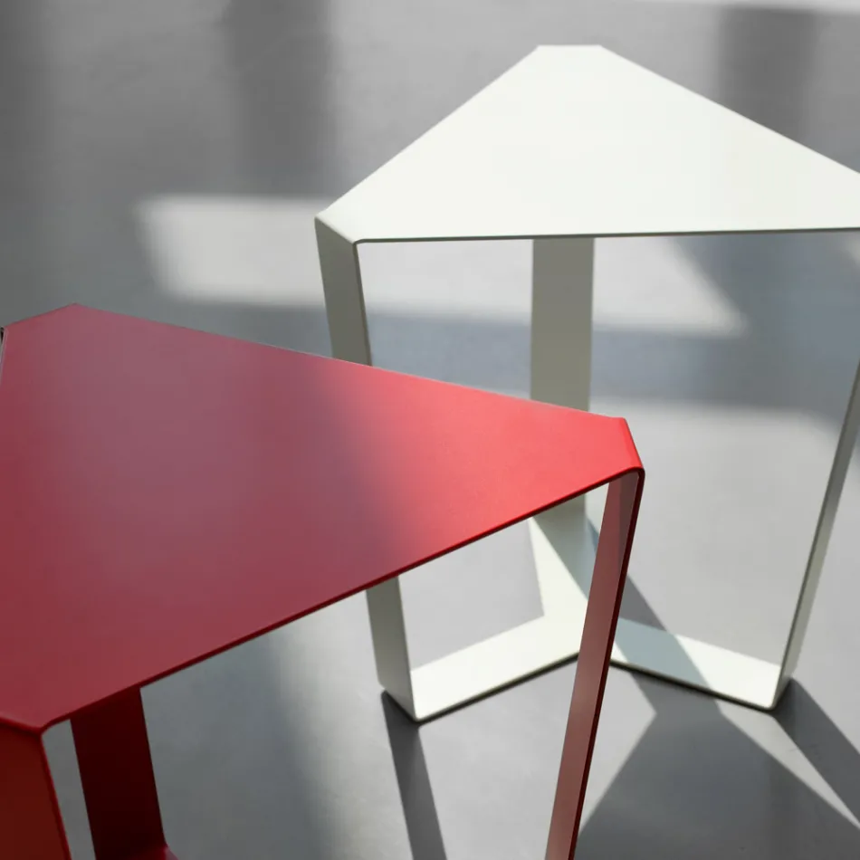 Made in Italy Design Farbiger Metall Couchtisch - Yasmine Viadurini