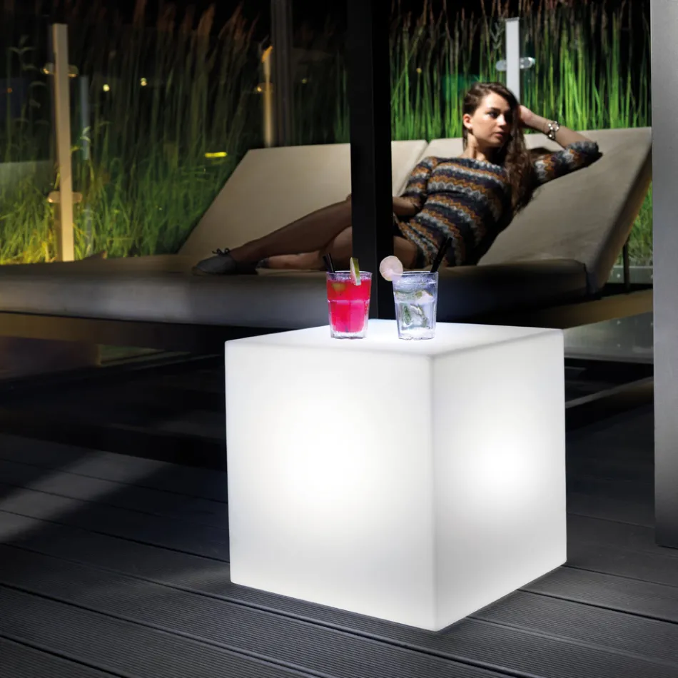 Heller Outdoor-Couchtisch aus weißem Polyethylen Made in Italy - Derti Viadurini