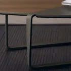 Ovaler Couchtisch aus Metall und zweifarbiger Holzplatte - Comacchio Viadurini