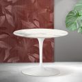 Saarinen Tulip runder Couchtisch H 41 cm in Florim Statuario Mattkeramik - Scharlachrot