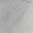 Tulip Saarinen Couchtisch H 52 mit ovaler Carrara-Marmorplatte, hergestellt in Italien – Scharlachrot Viadurini