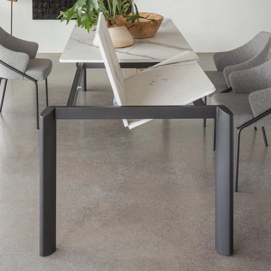 Ausziehbarer Tisch auf 298 cm aus Keramik und Metall Made in Italy – Tulip Viadurini