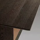 Fester Tisch mit abgeschrägter Platte und zweifarbigem Untergestell, hergestellt in Italien – Jadis Viadurini