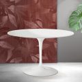 Saarinen Tulip Rundtisch H 74 cm in Mattweiß Florim Keramik - Scharlachrot