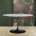 Eero Saarinen Tulpentisch H 74 mit ovaler Platte aus Arabescato-Marmor Made in Italy - Scarlet