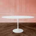 Eero Saarinen Tulip Tisch H 74 Oval ausziehbar aus weißem Flüssiglaminat - Scharlachrot