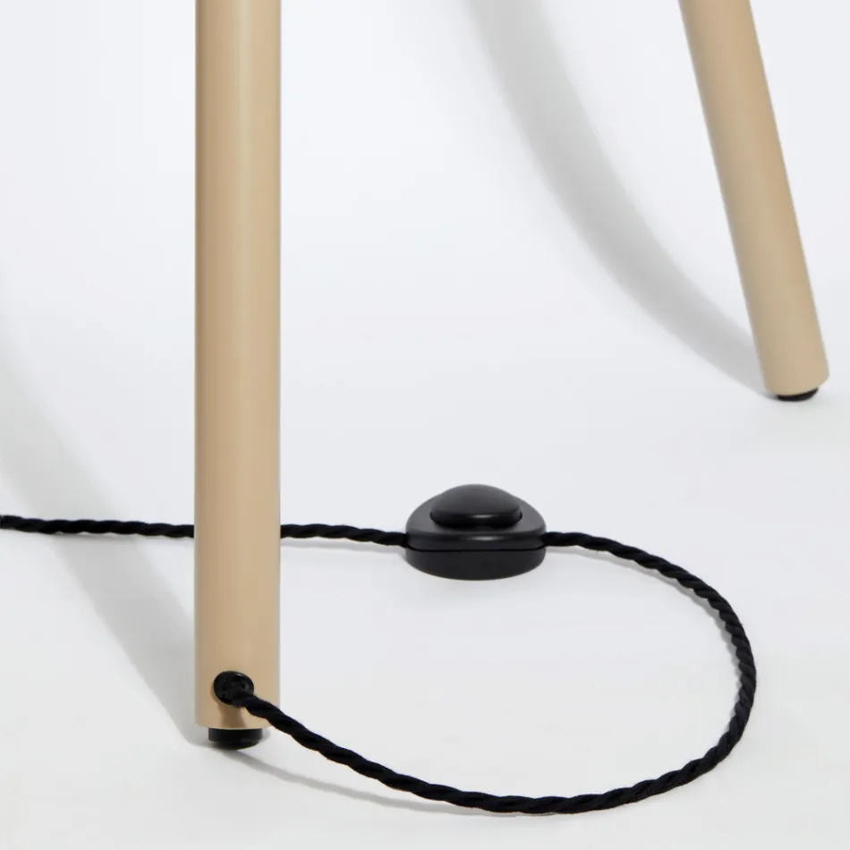 Freistehender elektrischer Heizkörper aus Stahl mit Fußschalter - Tree Viadurini