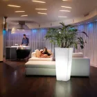 Hohe Innenvase aus weißem Polyethylen Made in Italy - Devid Viadurini